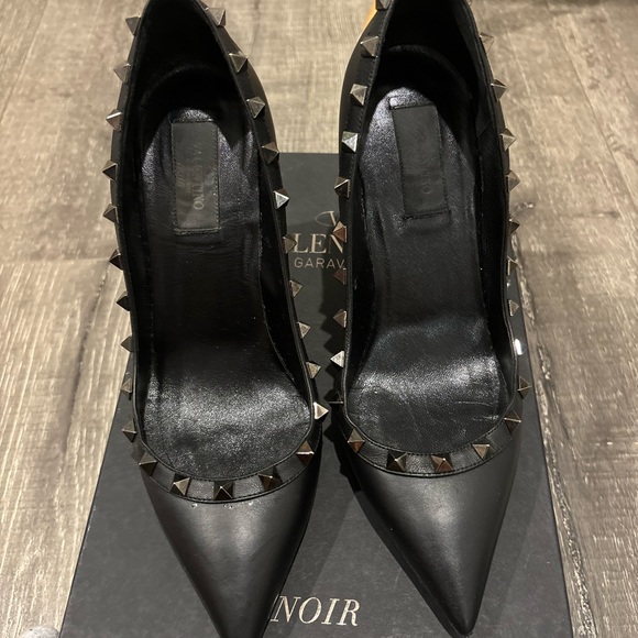 Valentino Garavani Shoes - Valentino rock stud pumps